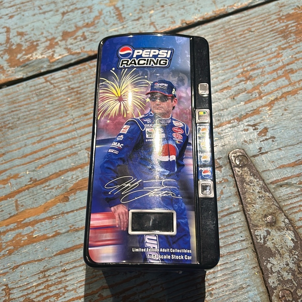 2002 Limited Edition Jeff Gordon #24 Pepsi Vending Machine 1/64 Diecast Car